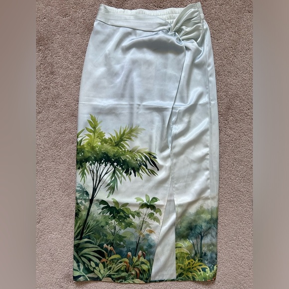 🌴New Rachel Zoe Unique Tropical Satin Maxi Skirt/Beach Coverup Feminine🌴 - Picture 4 of 14